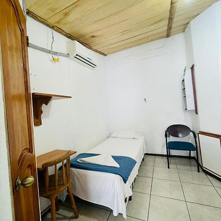 Hostal Darwin Puerto Ayora (Galapagos Islands) Exterior foto