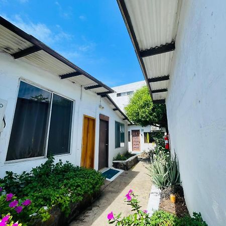 Hostal Darwin Puerto Ayora (Galapagos Islands) Exterior foto